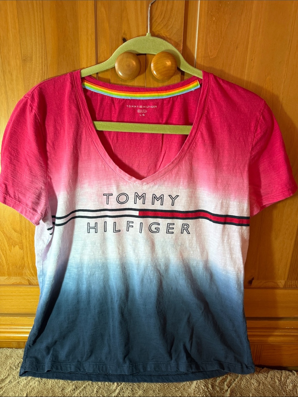 Tommy Hilfiger Women's Ombre V-Neck Logo Tee-Reddish/Pink,White, Navy - Large